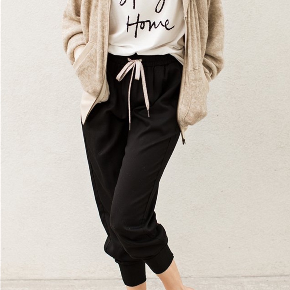 NWOT Joyfolie Camille Joggers size M